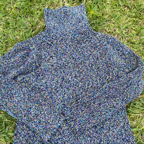 Colorful soft turtle neck sweater - Picture 5 of 7